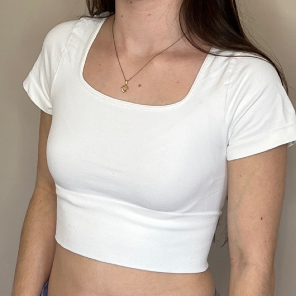 Nikibiki White Women's Crop Top